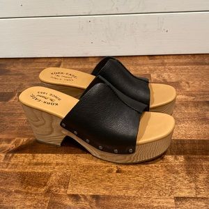 Brand new, still in the box Kirk-Ease Waone Black Size 10 3 1/2” platforms